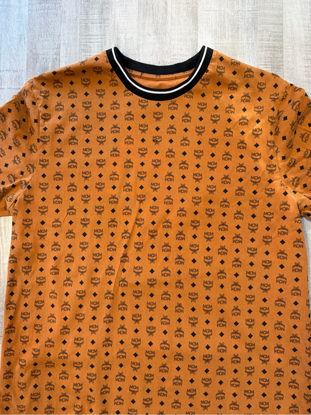 MCM Visetos T-Shirt Mens Medium Cognac Brown All Over Monogram Logo Cotton